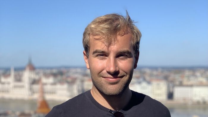 Mathias utend?rs i sterkt sollys
